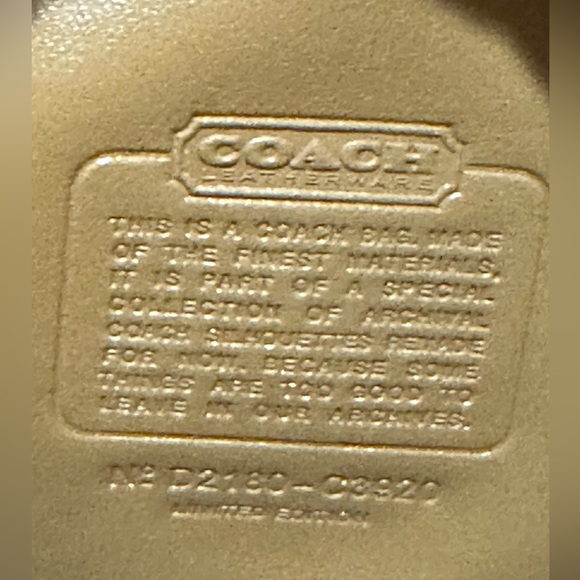 Coach Limited Edition Lunchbox Top Handle With Heart Print EUC - Picture 15 of 16